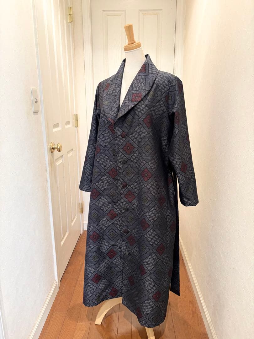 161 着物リメイク 正絹 本場大島紬 花菱文 ロングコート ウエストリボン付