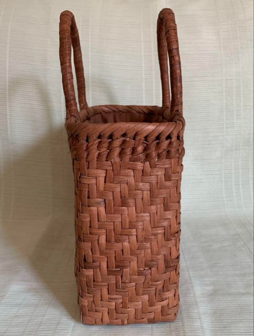 新入荷 新品 未使用品　長野産　職人手編み　網代編み　山葡萄籠バッグ