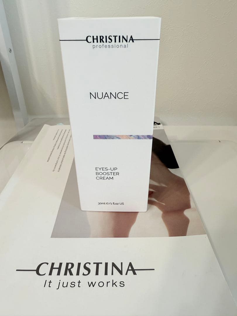 クリスティーナ　NUANCEニュアンス　アイアップブースタークリーム
