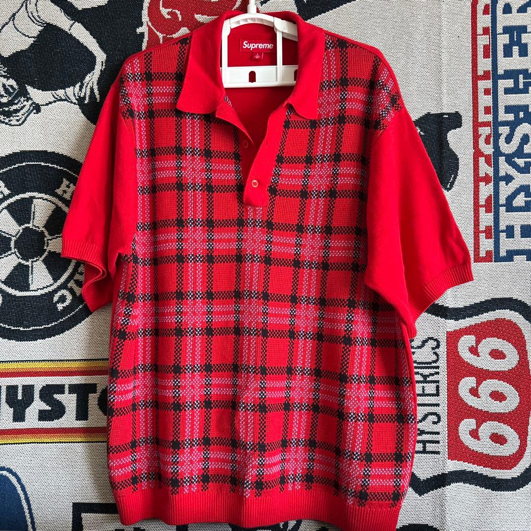 supreme 赤 半袖ニットコムドットあむぎり着用