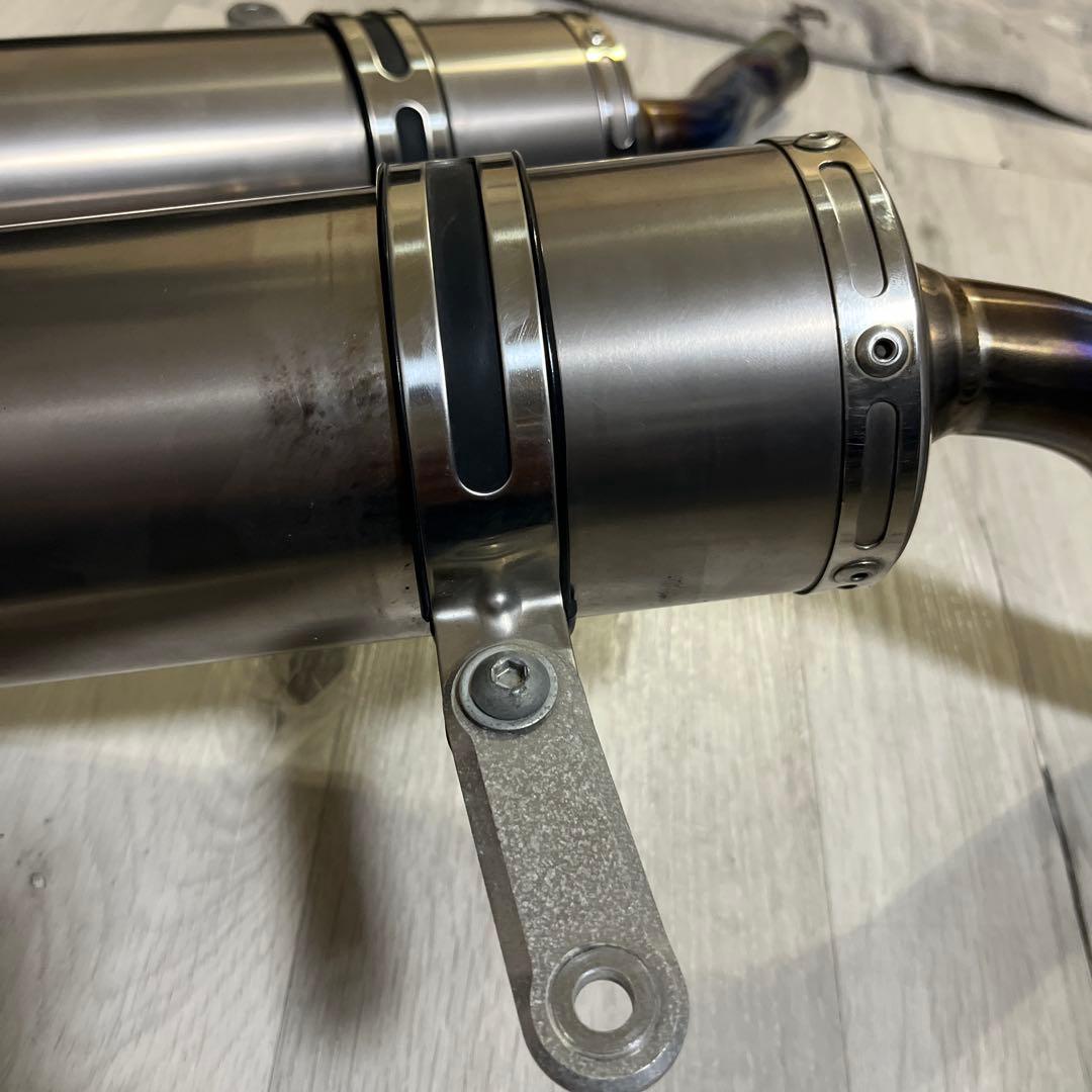 トライアンフ　ストリートトリプル　マフラー