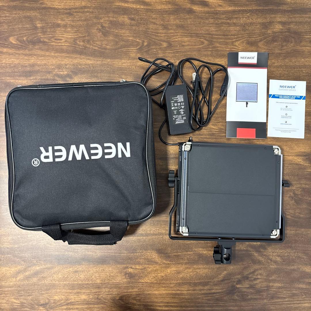 NEEWER 660 LEDビデオライトパネル