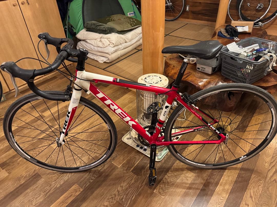 【埼玉】TREK ロードバイク 700c レッド/ホワイト