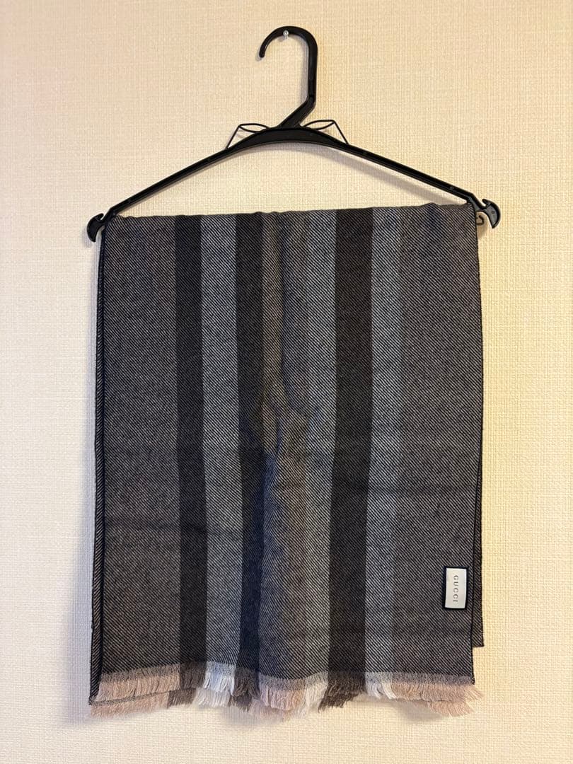 GUCCI グレー系 マフラー