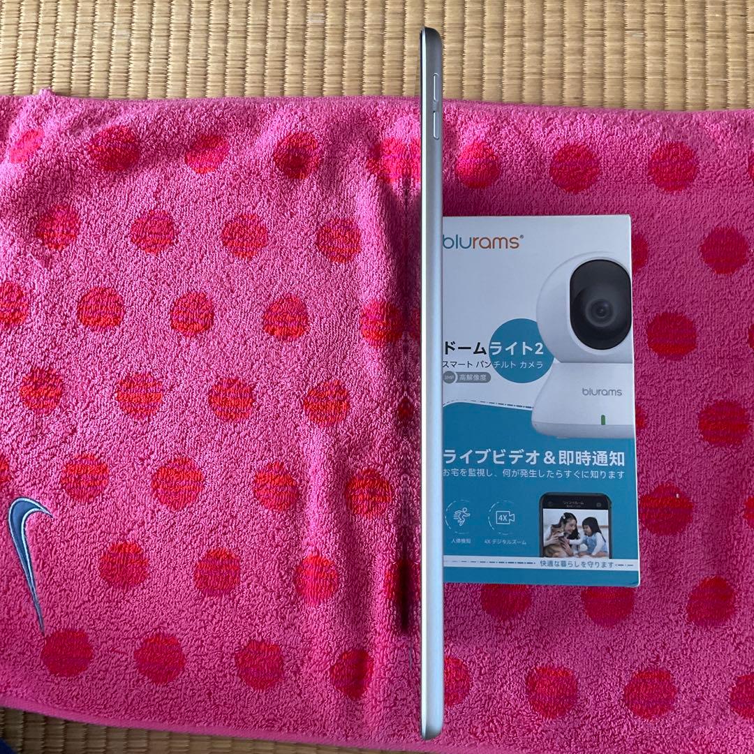 iPad 第9世代 シルバー ケース付き