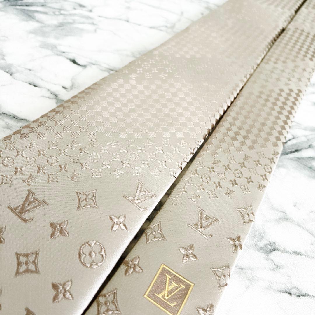 ✨未使用箱付極上品✨ルイヴィトン　ダミエモノグラムMIX ゴールド　ネクタイ