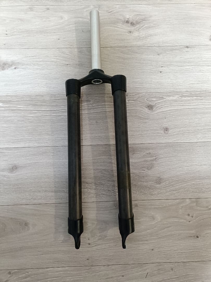 MTB26インチ用カーボンフォーク グランジ インターナショナル台座