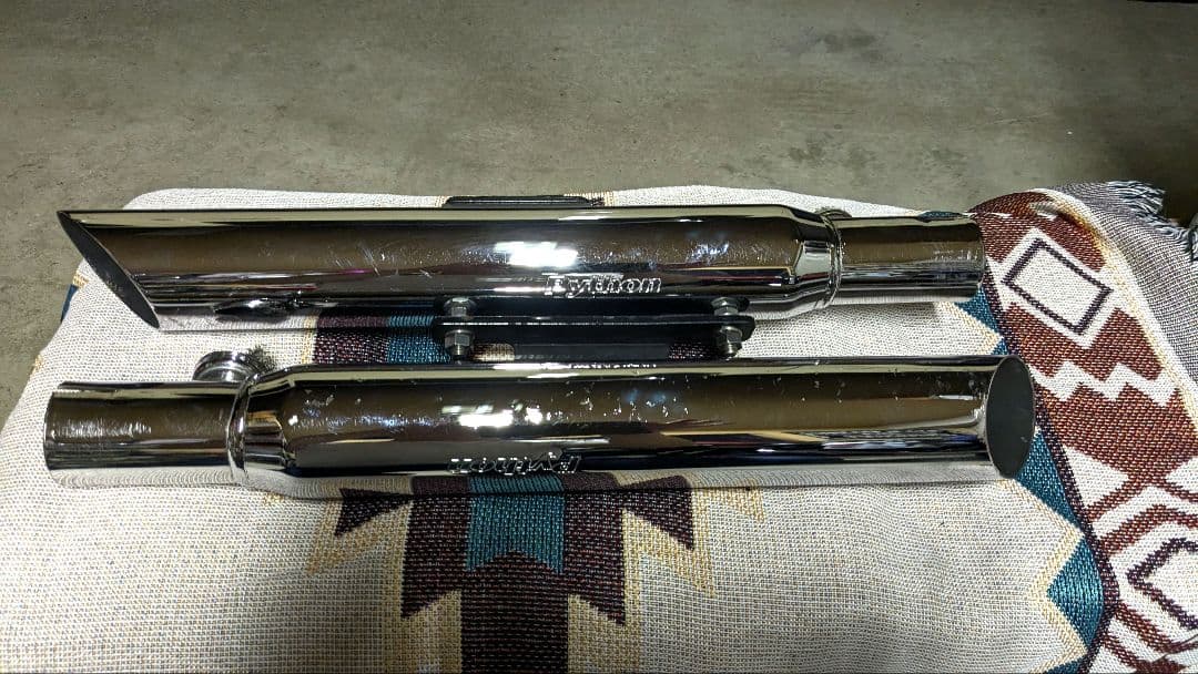 Pythonスリップオンマフラー ハーレースポーツスター用