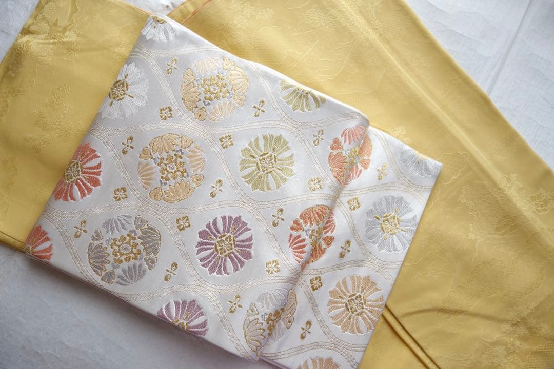 正絹　六通袋帯　立涌宝華紋　唐織　銀地　入学式、卒業式に