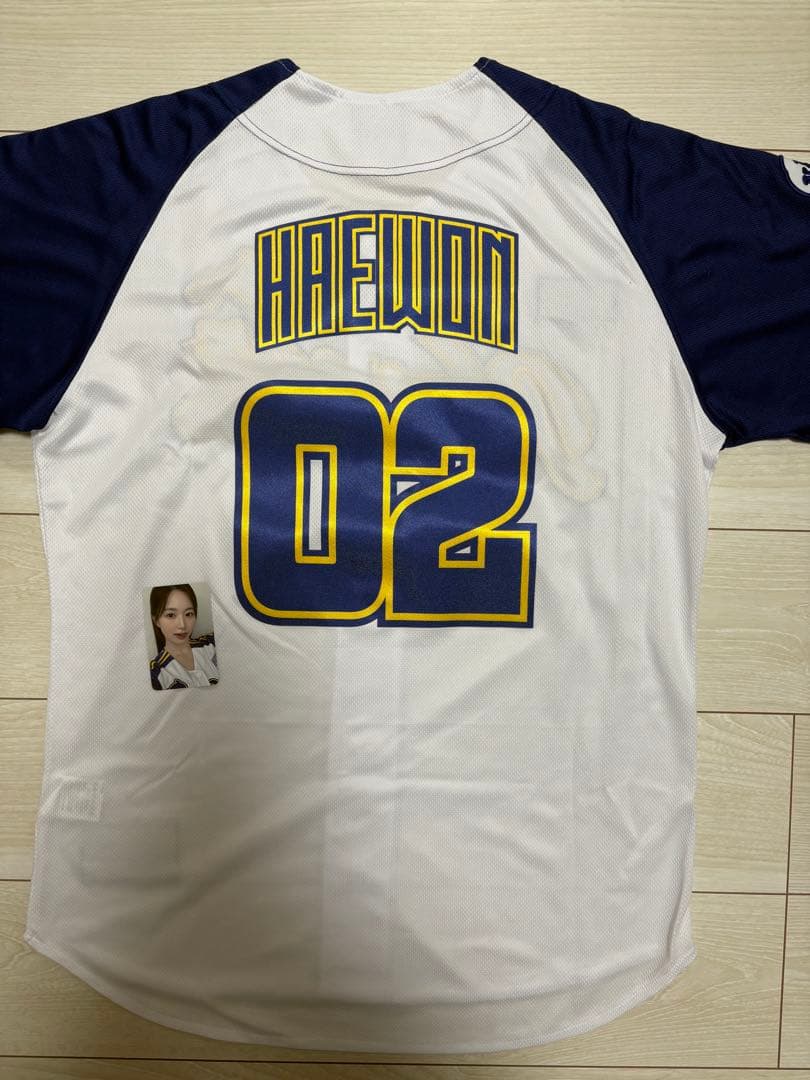 NMIXX HAEWON ユニフォーム トレカ