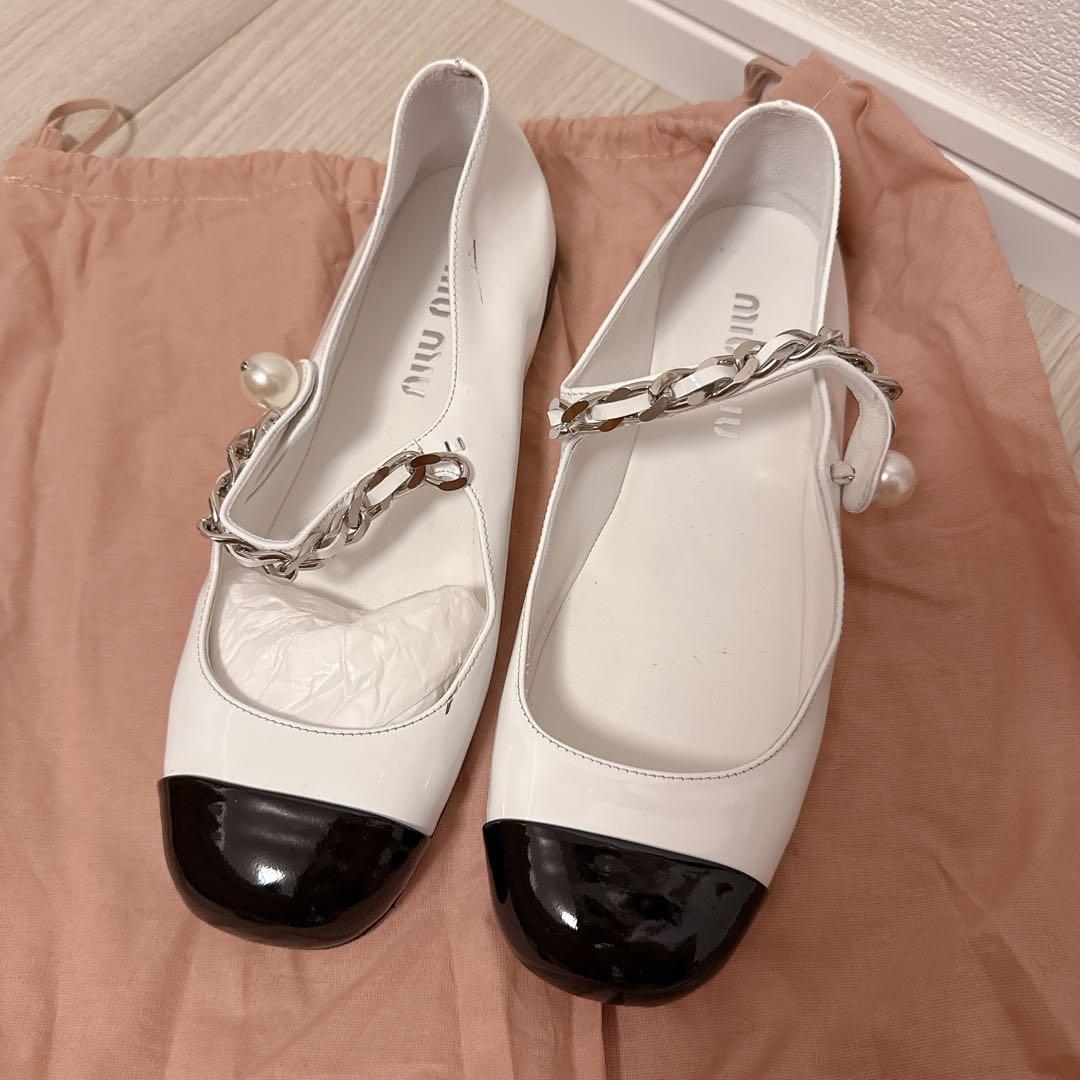 MIU MIU バレエシューズ 37 ホワイト/ブラック