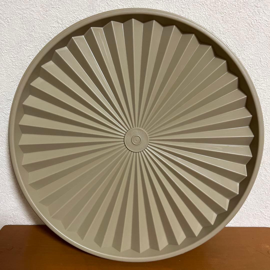 タッパーウェア　マキシクイーンデコレーター　 １１L グレージュ