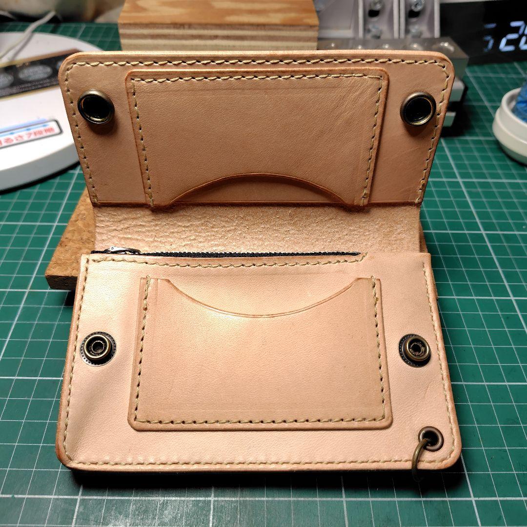 ハンドメイド　牛ヌメ革　ミドルトラッカーズウォレット