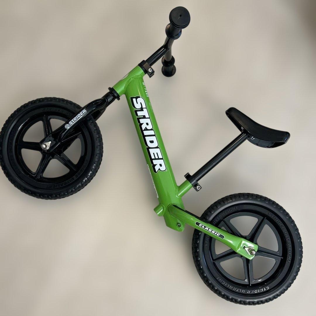 美品　STRIDER バランスバイク 緑色　ストライダー