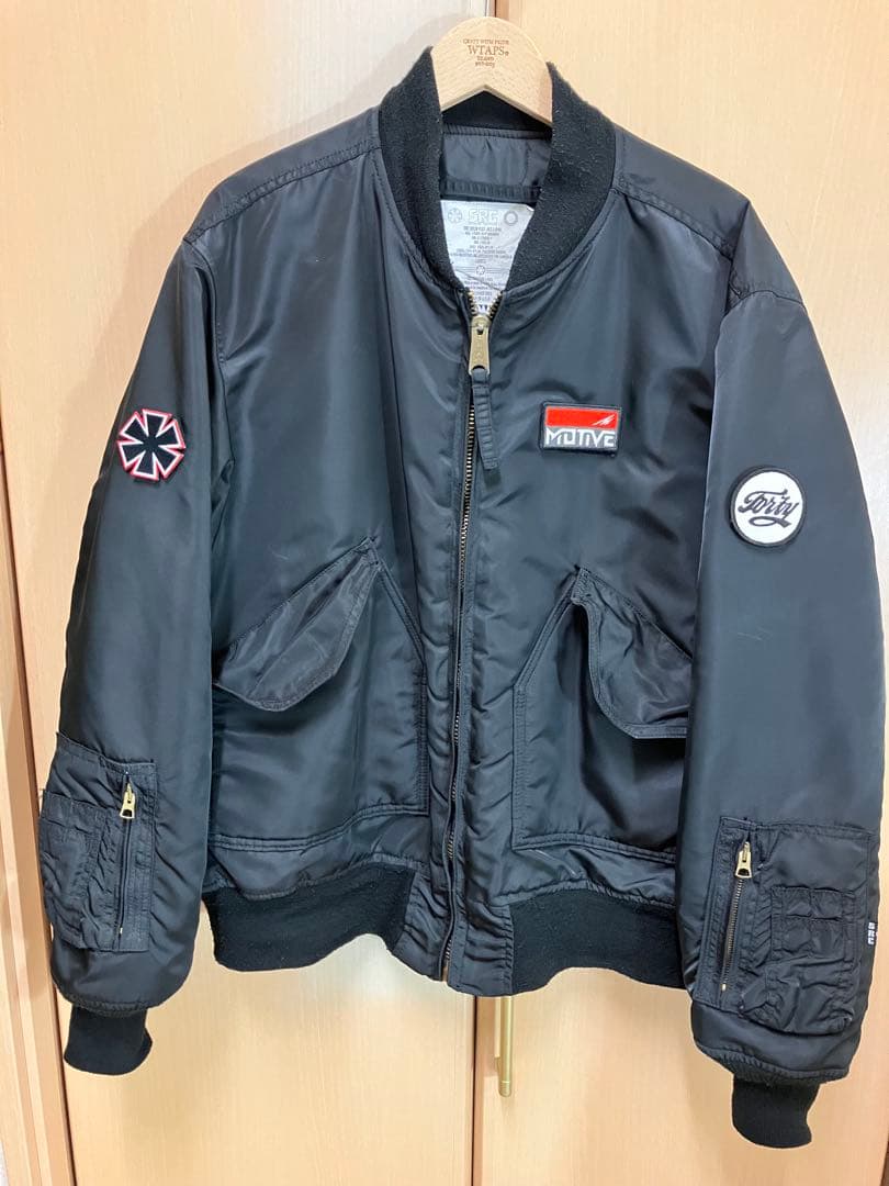 サキャスティック MOTIVE WTAPS hecticブラック MA-1