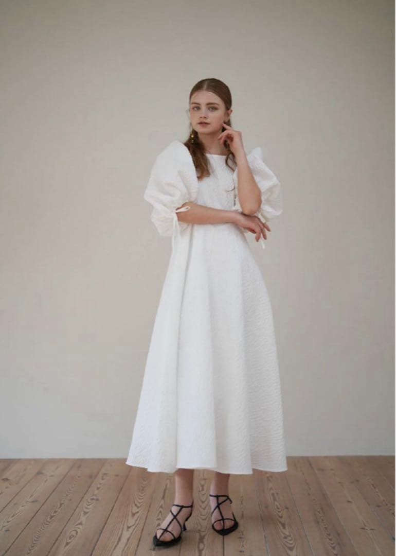 ワンピース Acka. back open volume one-piece