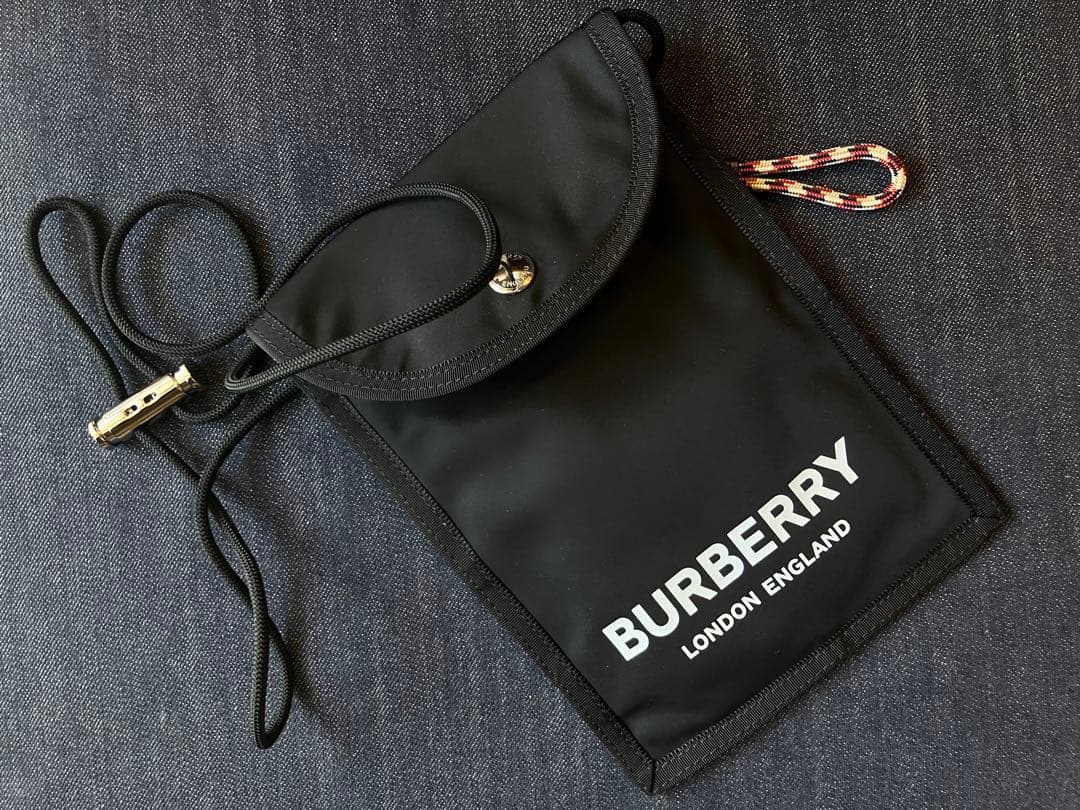 バーバリー BURBERRY ミニショルダーバッグ 黒/白8014730 未使用