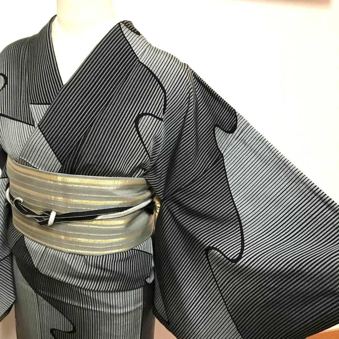 総柄のかっこいい着物　縞　流水　グレー　ブラック　パーティ　やまと謹製⭐️
