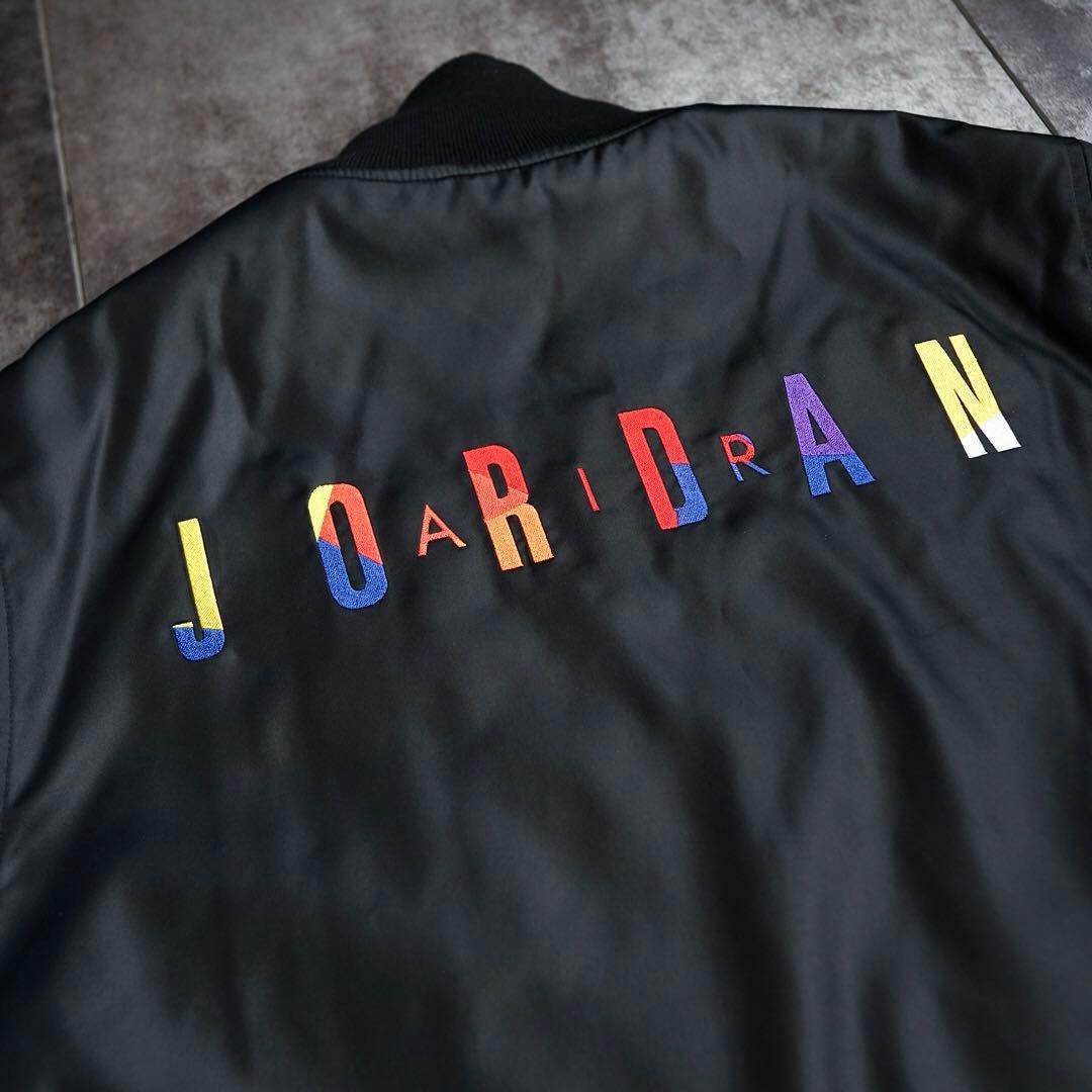 JORDAN スタジャン 中綿入 刺繍デザイン　ブラック