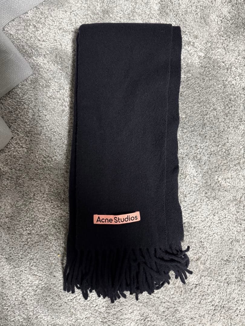 Acne Studios フリンジウールスカーフ　ナロー 200 x 70 cm