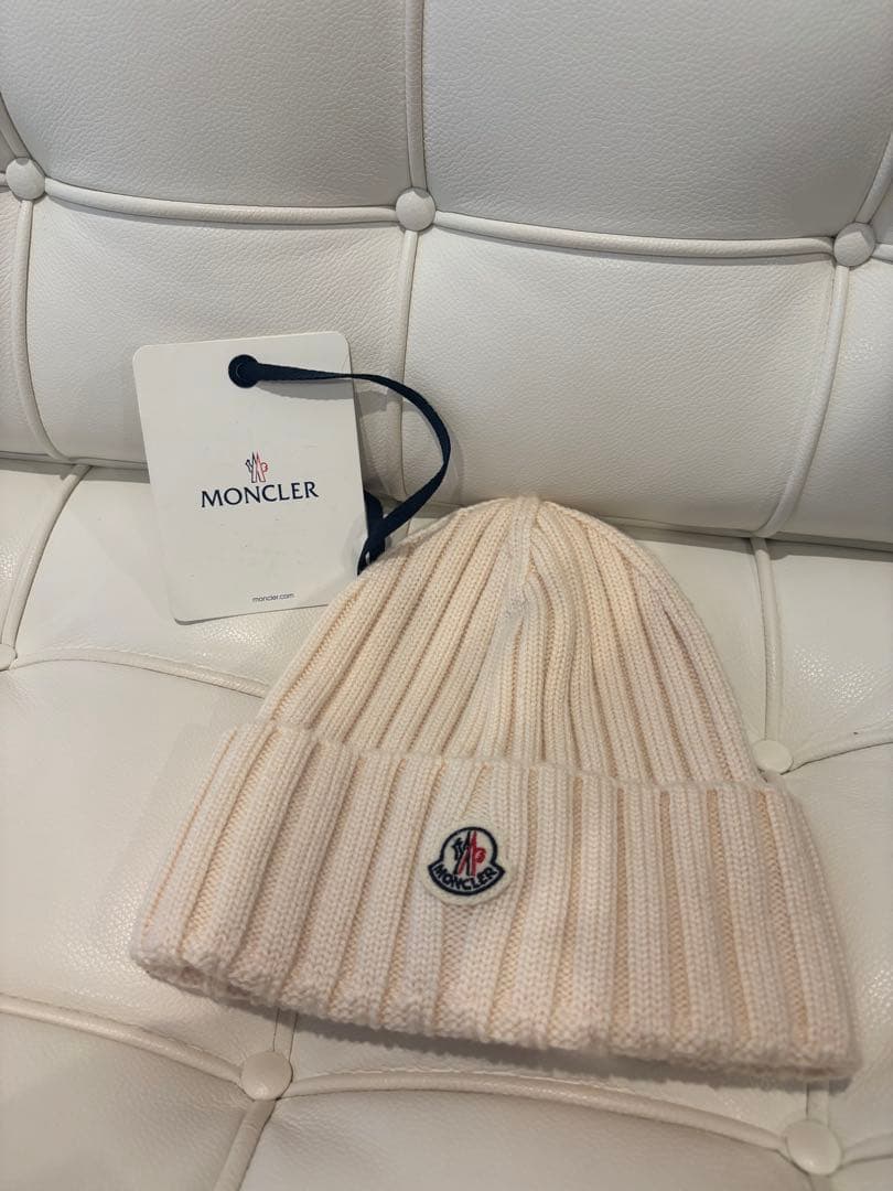 MONCLER 白　ニット帽