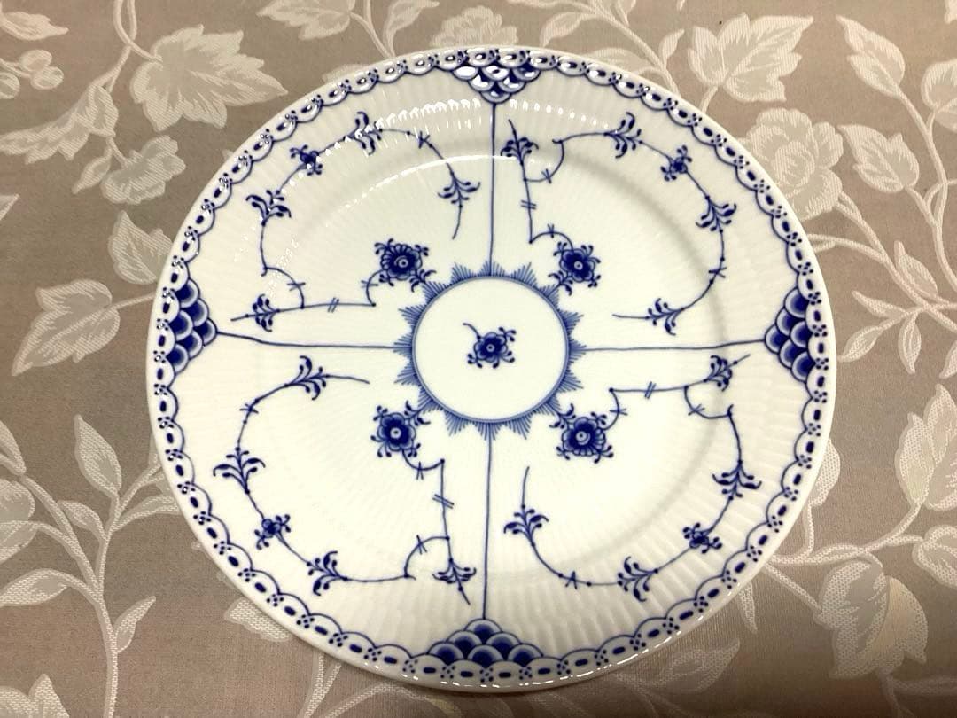 ロイヤルコペンハーゲン　ブルーフルーテッド ハーフレース　プレート　25cm