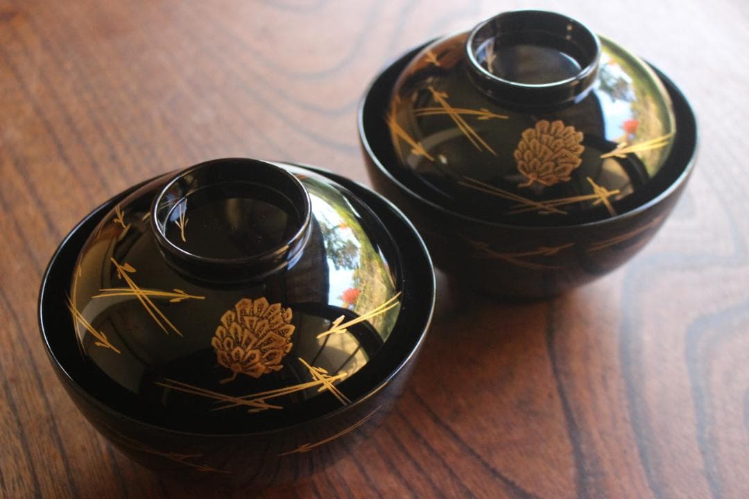 デッドストック！上質黒漆に極上松蒔絵の映えるお椀2点（検輪島塗蒔絵椀雑煮椀
