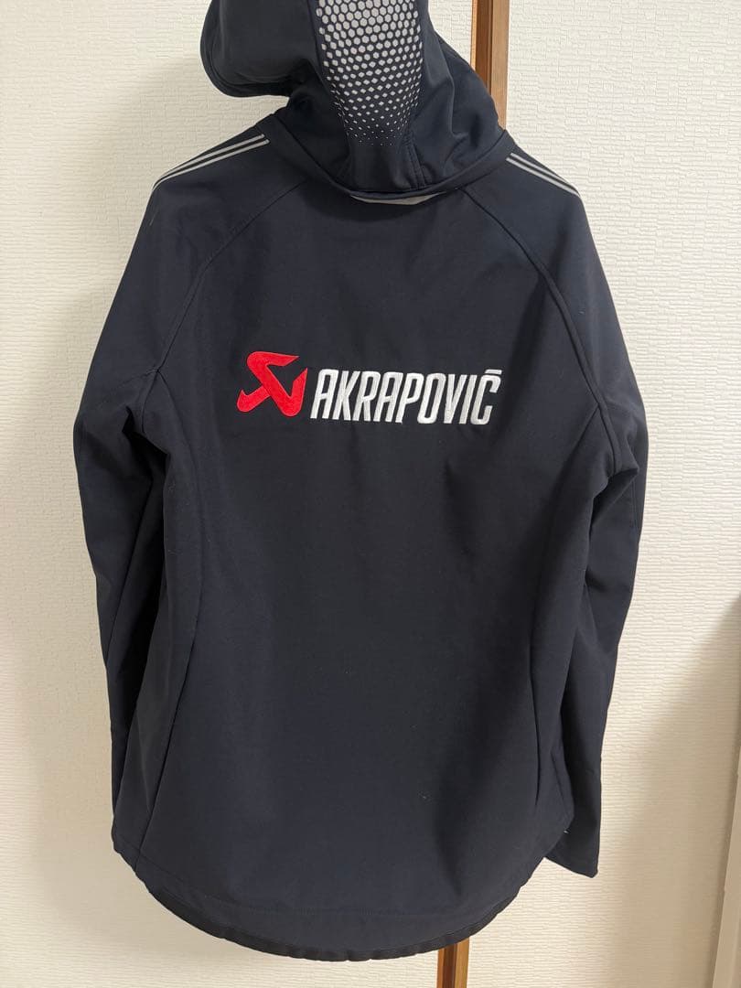 アルパインスターズ　AKRAPOVIC ジャケットパーカー