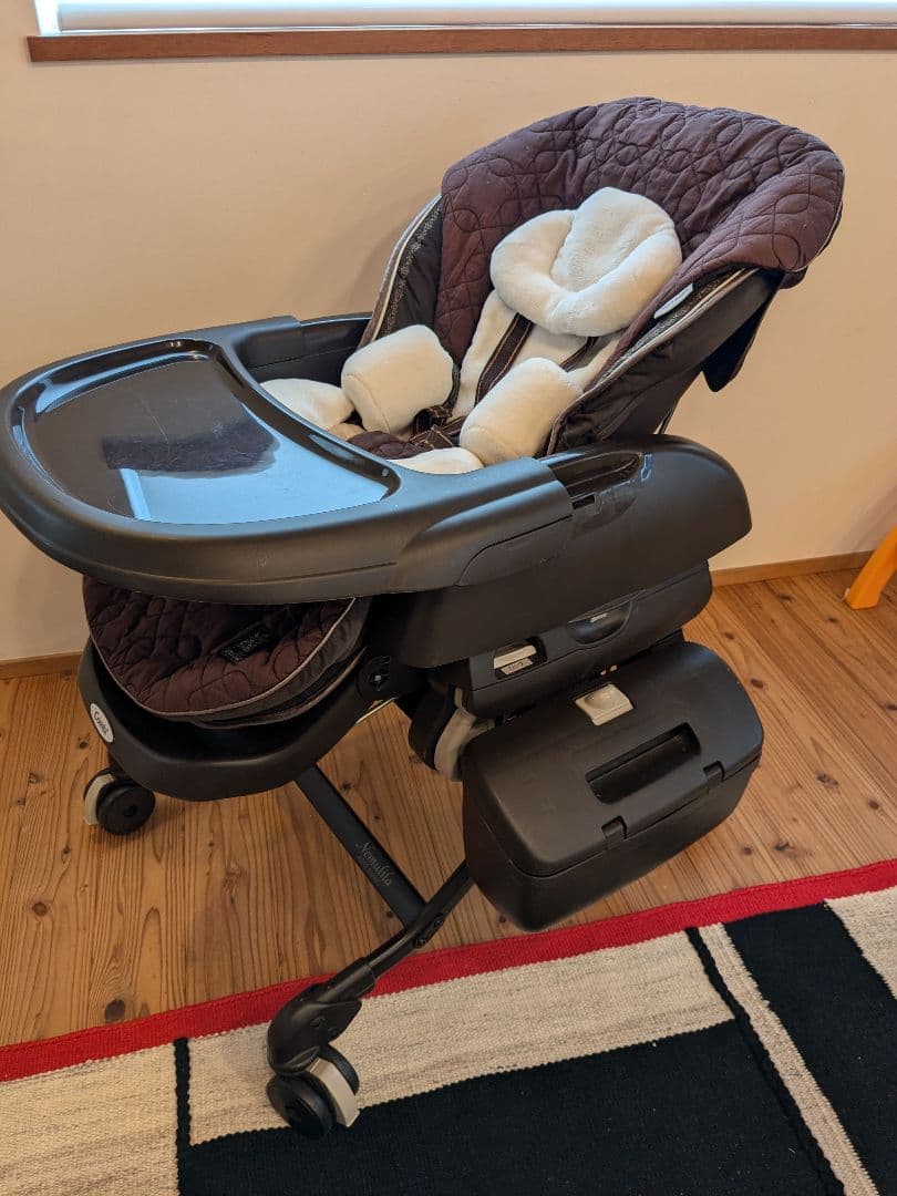 combi コンビ ネムリラ オートスウィング 電動ハイローチェア