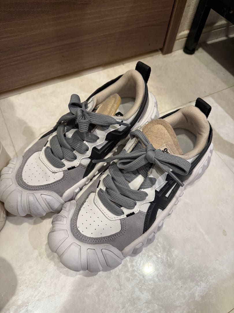 オニツカタイガー　スニーカー