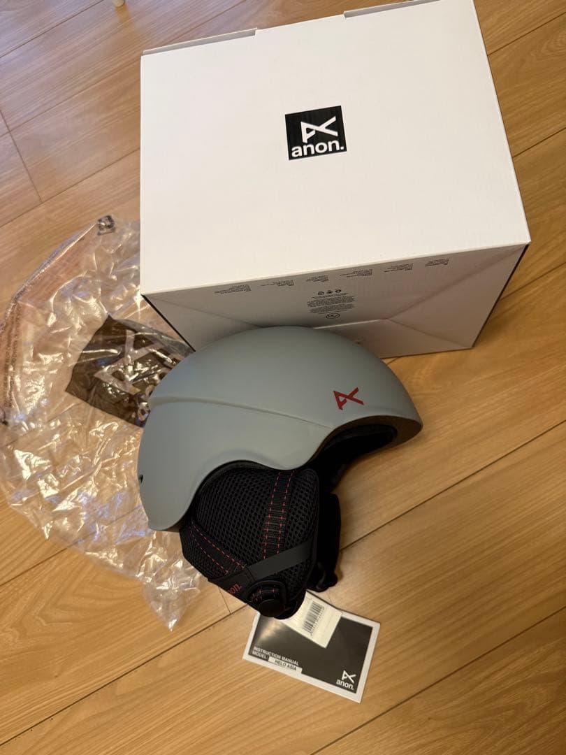 【未使用2点】anonヘルメット+BURTONキャップセット