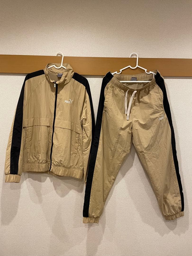 PUMA プーマジャージ上下 ベージュ/ブラック ナイロン セットアップ
