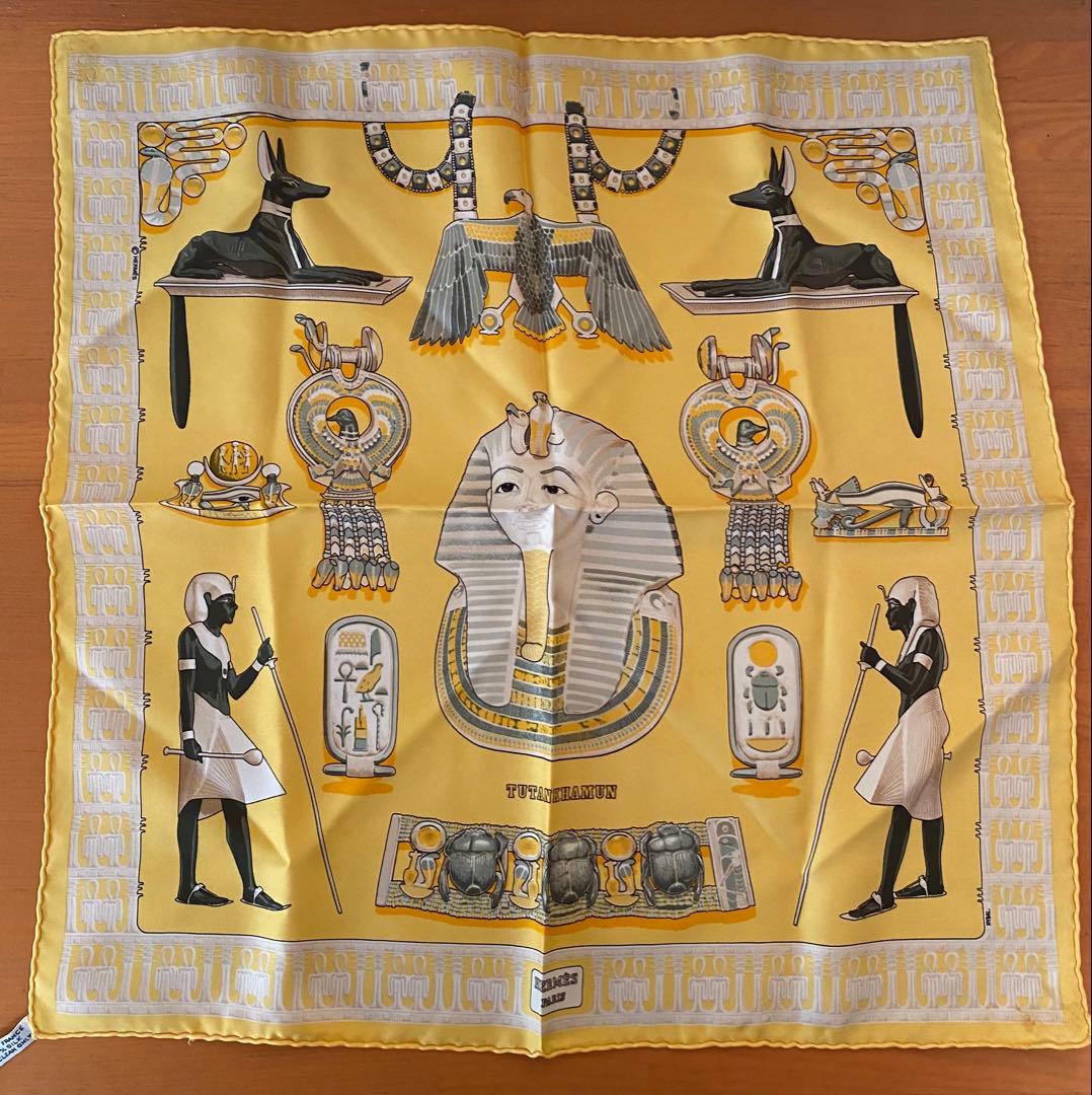 エルメス　スカーフ　カレ45 ツタンカーメン　イエロー