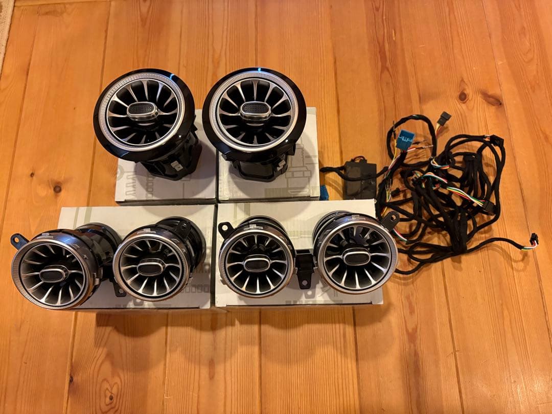 W213 エアコン吹き出し口　アンビエントライト