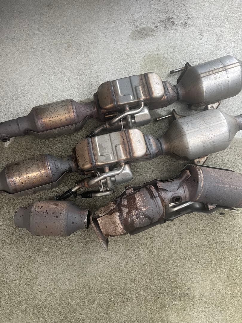 プリウス　触媒　コンバータ　キャタライザー