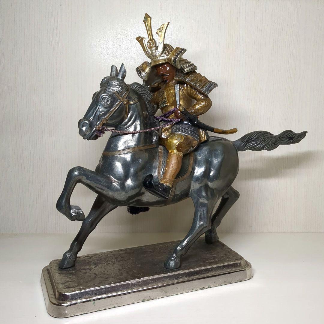 楠木正成　金属製　騎馬武者　馬上武者　横幅最大約３９センチ