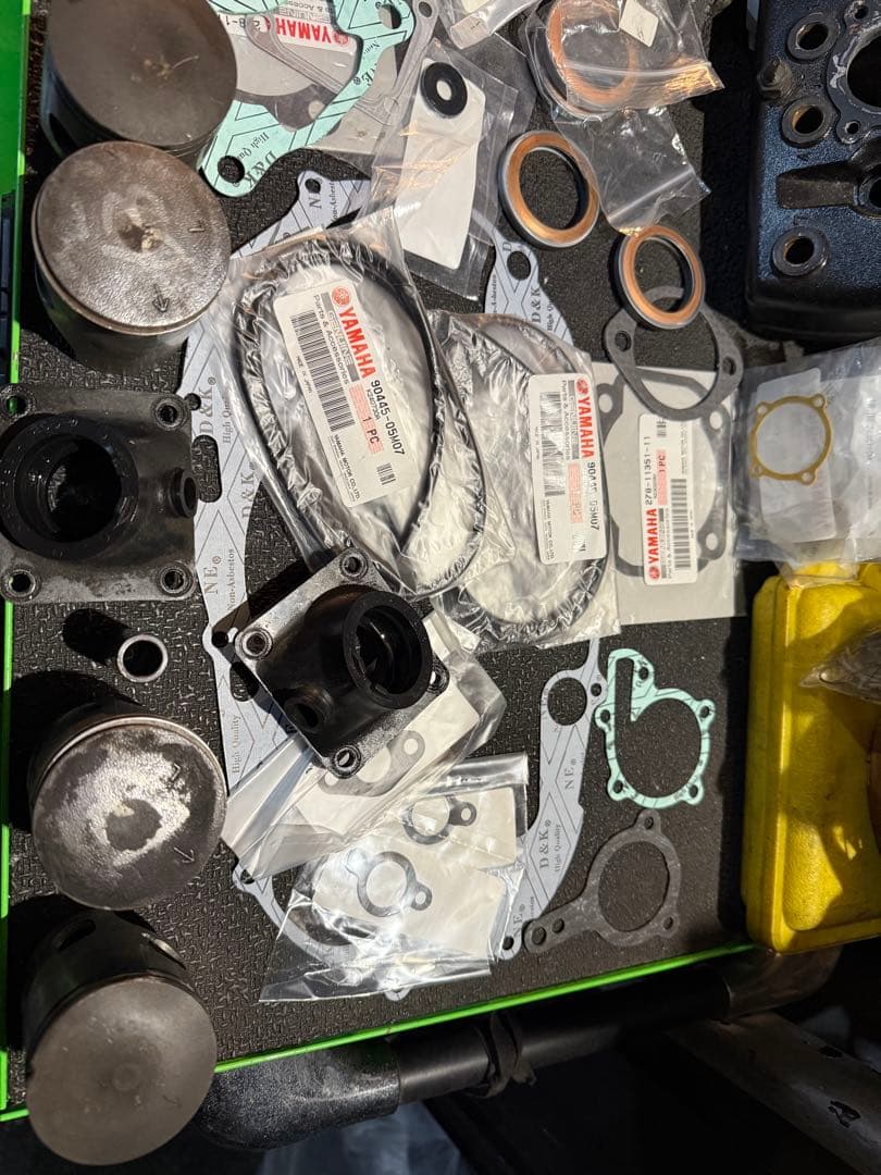 格安　RZ250 エンジン　純正部品　詰め合わせ