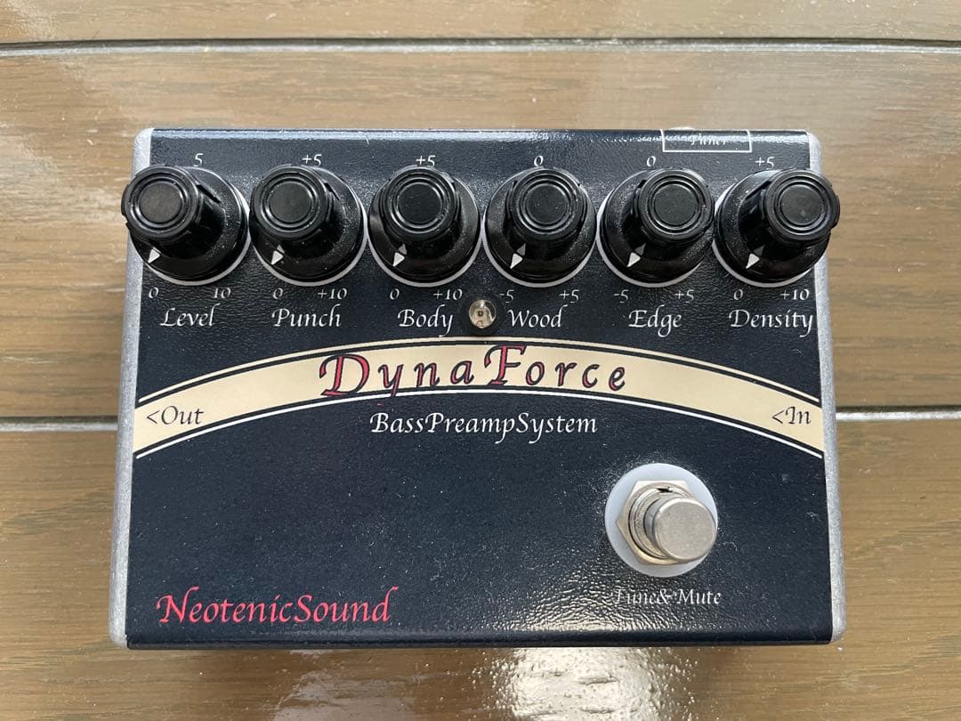 ベース NeotonicSound DynaForce BassPreampSystem