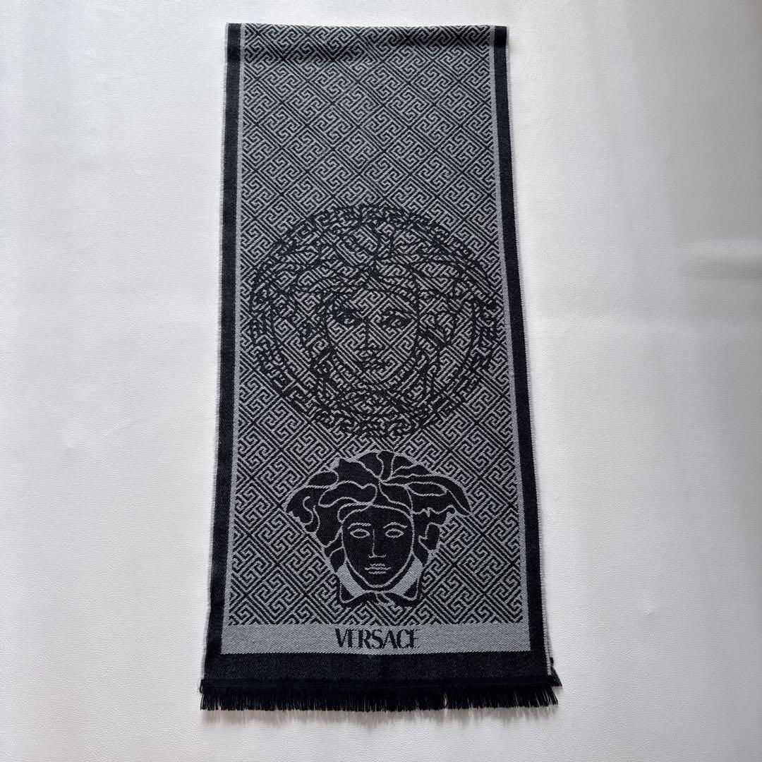 ヴェルサーチ VERSACE メデューサロゴ マフラー　ストール