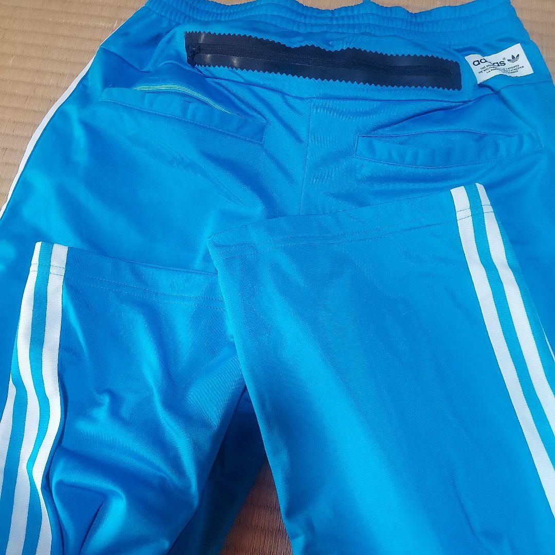 アディダス オリジナルス 青空三葉 ジャージ セットアップ スカイブルー