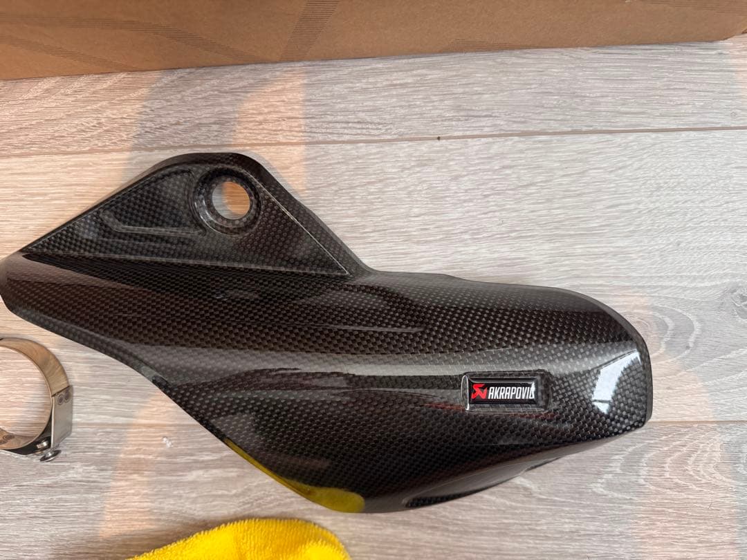 AKRAPOVIC スリップオンマフラー　政府認証　YZF-R1