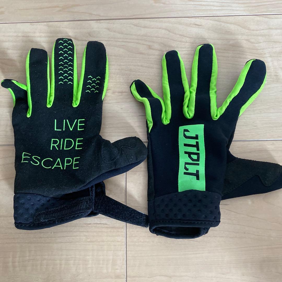 ライフジャケット Mサイズ 赤黒 付属品あり