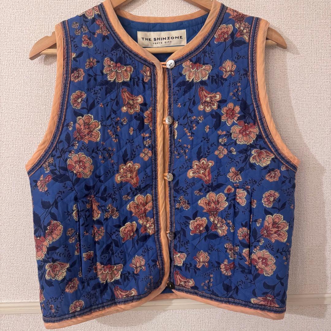 シンゾーン shinzoneキルティング フラワープリント ホーリーベスト