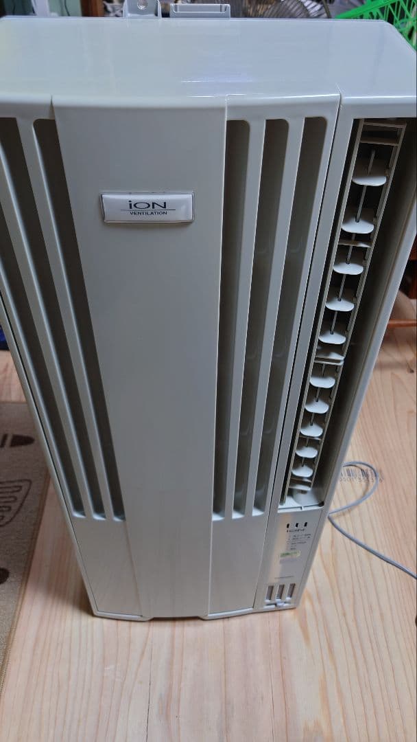 コロナ　ウインドエアコン　CW-A1816 2016年製　固定枠付き