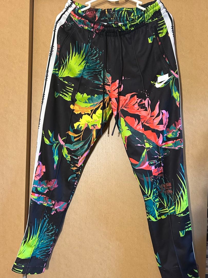 最終値下げ！NIKE フラワー柄　ボタニカル柄　トラックパンツ　サイズM