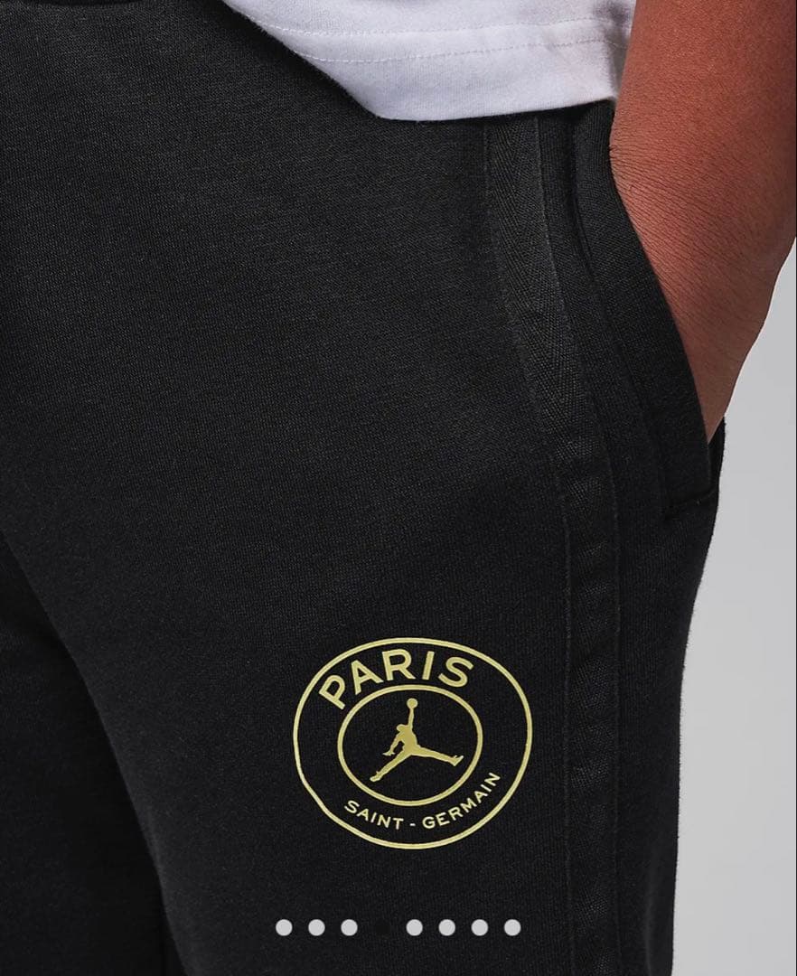 【新品】ジュニア　PSG パリサンジェルマン　フリースプルオーバー　セットアップ